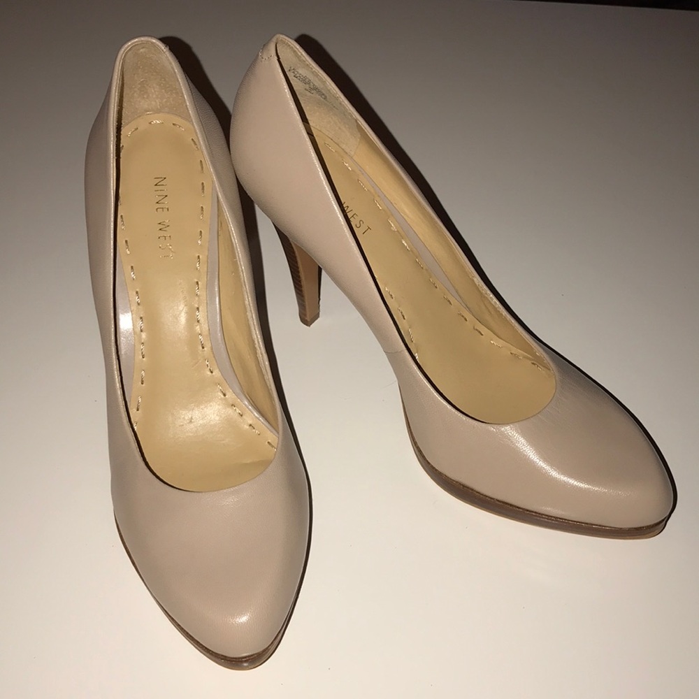 NINE WEST Taupe Leather Heels Size 9M